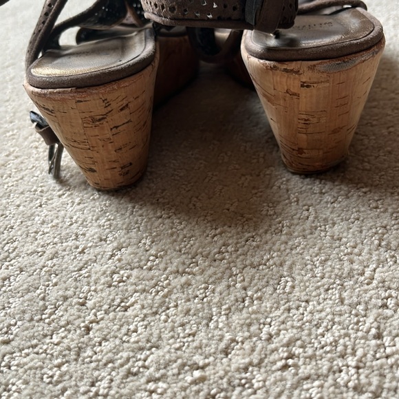 Stuart  Weitzman size 10 brown suede sandals with cork wedge - Picture 3 of 5